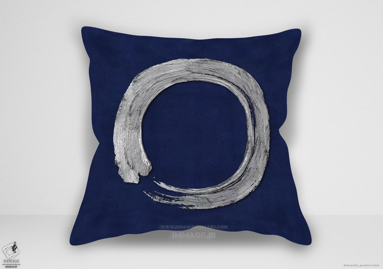 کوسن مینیمال حلقه ذن نقره ای روی آبی من اثر الی رابرتز (MN 2171)