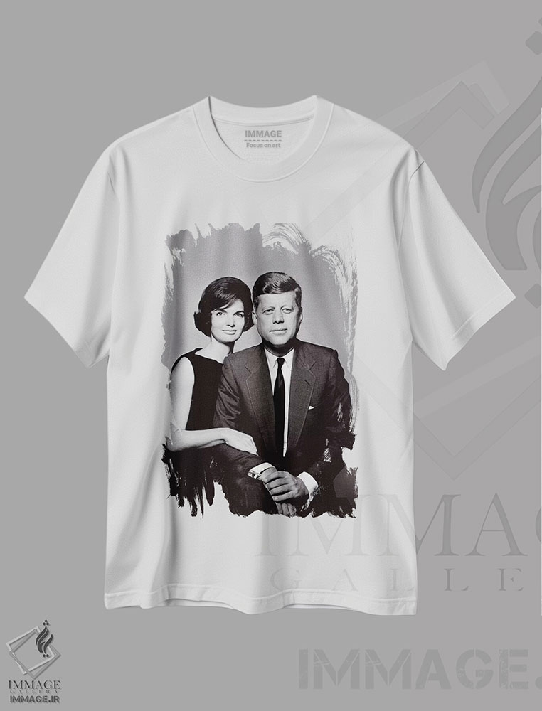 تیشرت طرح دار پرترهٔ جان و جکی کندی، عکاسی سیاه و سفید اثر هنرمند ناشناس | فروشگاه ایماژ