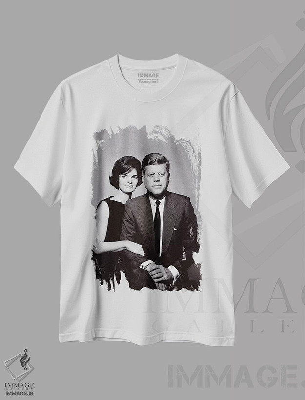 تیشرت طرح دار پرترهٔ جان و جکی کندی، عکاسی سیاه و سفید اثر هنرمند ناشناس | فروشگاه ایماژ