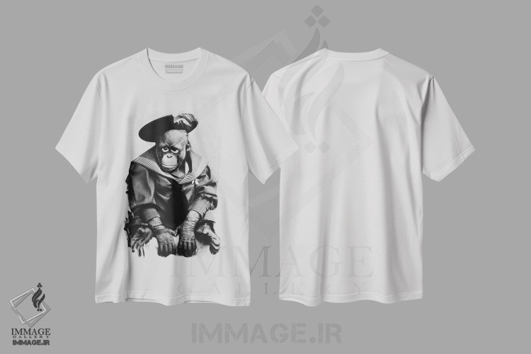 تیشرت طرح دار میمون با لباس فارغ التحصیلی، عکاسی سیاه و سفید اثر هنرمند ناشناس | immage.ir