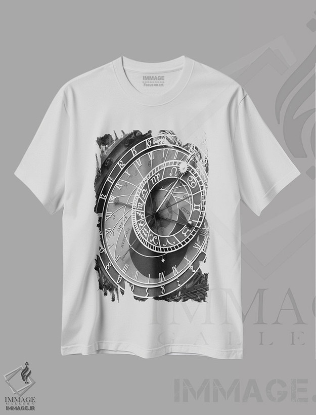 تیشرت طرح دار ساعت نجومی پراگ ۱۱، مدیوم اثر موایسس لوی | فروشگاه ایماژ