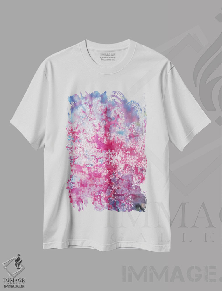تیشرت طرح دار مرجان صورتی گران بها، مدیوم اثر هنرمند ناشناس | immage.ir