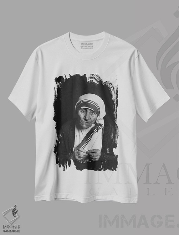 تیشرت طرح دار عکس مادر ترزا، عکاسی سیاه و سفید اثر هنرمند ناشناس | immage.ir