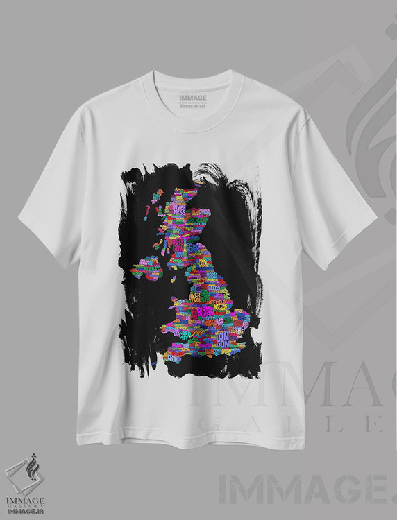 تیشرت طرح دار نقشهٔ متنی شهرهای بریتانیا، آبستره اثر مایکل تامپست | immage.ir