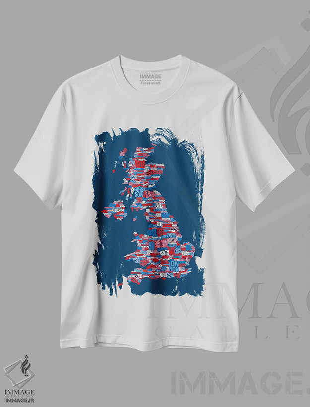 تیشرت طرح دار نقشهٔ متنی آبی شهرهای بریتانیا، آبستره اثر مایکل تامپست | فروشگاه ایماژ