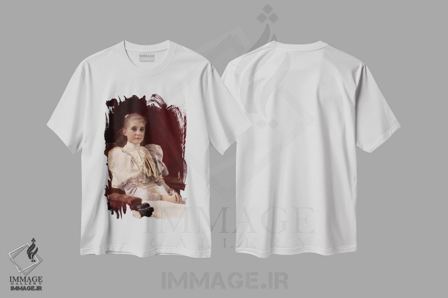 تیشرت طرح دار دختر جوان نشسته، هنر فاخر کلاسیک اثر گوستاو کلیمت | فروشگاه ایماژ