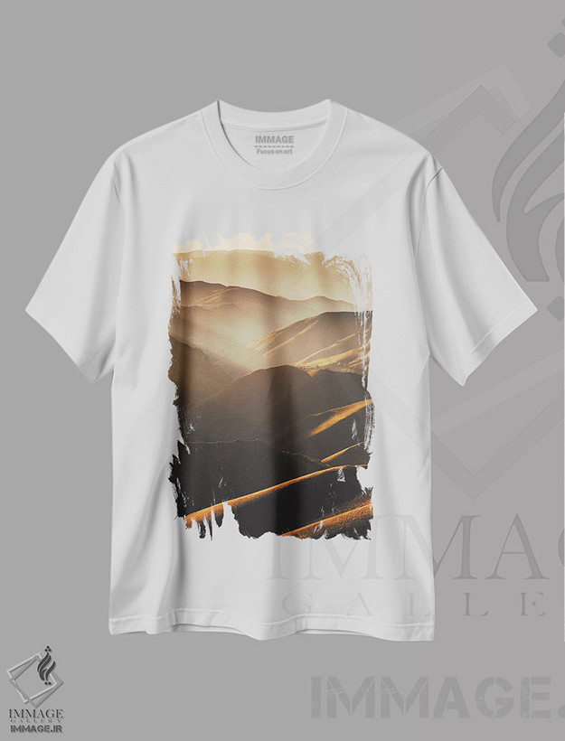 تیشرت طرح دار میان تپه ها و دره ها، مدیوم اثر آنابل شابر | فروشگاه ایماژ