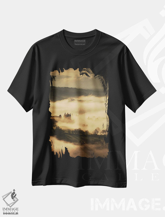 تیشرت طرح دار قلعه ای در آسمان، مدیوم اثر آنابل شابر | فروشگاه ایماژ