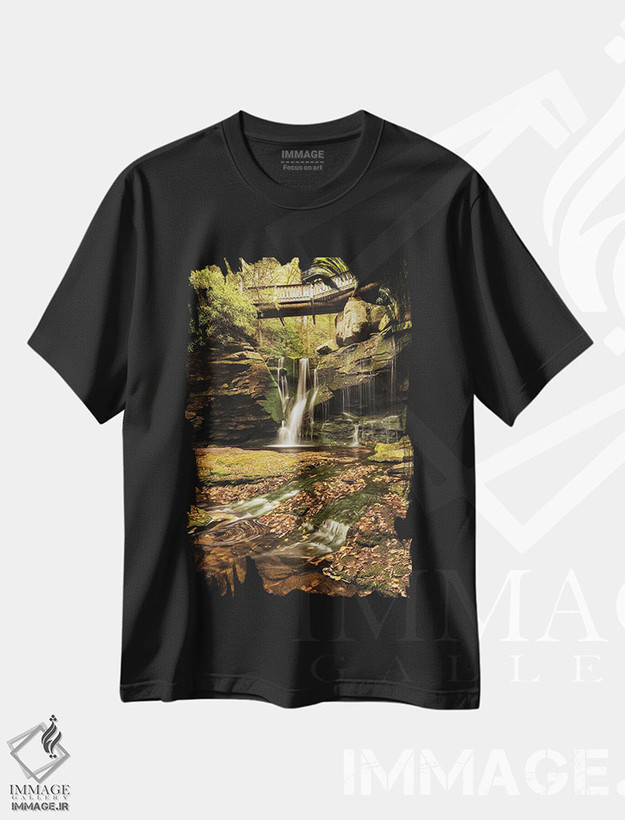 تیشرت طرح دار زیر پل II، مدیوم اثر اندی اموس | فروشگاه ایماژ