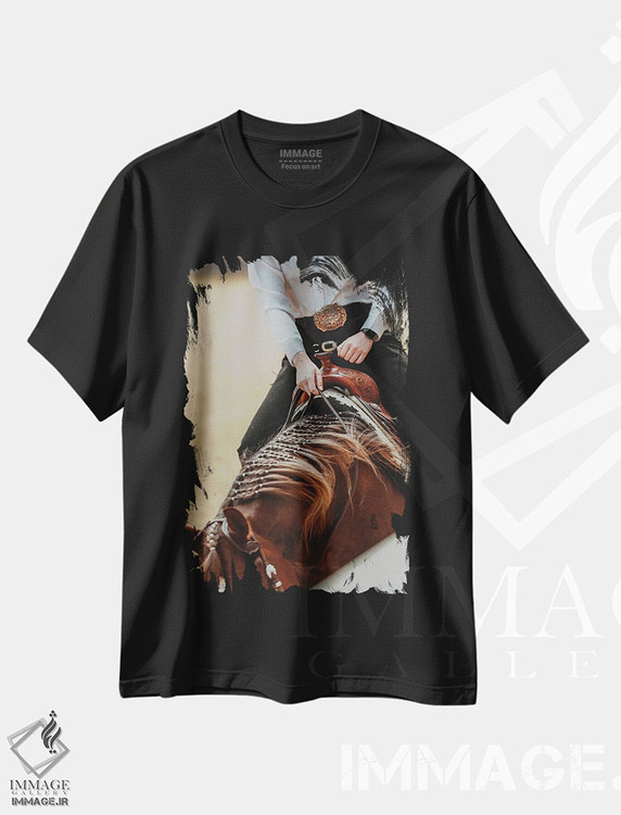 تیشرت طرح دار وقار سوارکار، هنر فاخر اثر آنا آرشینگر | فروشگاه ایماژ