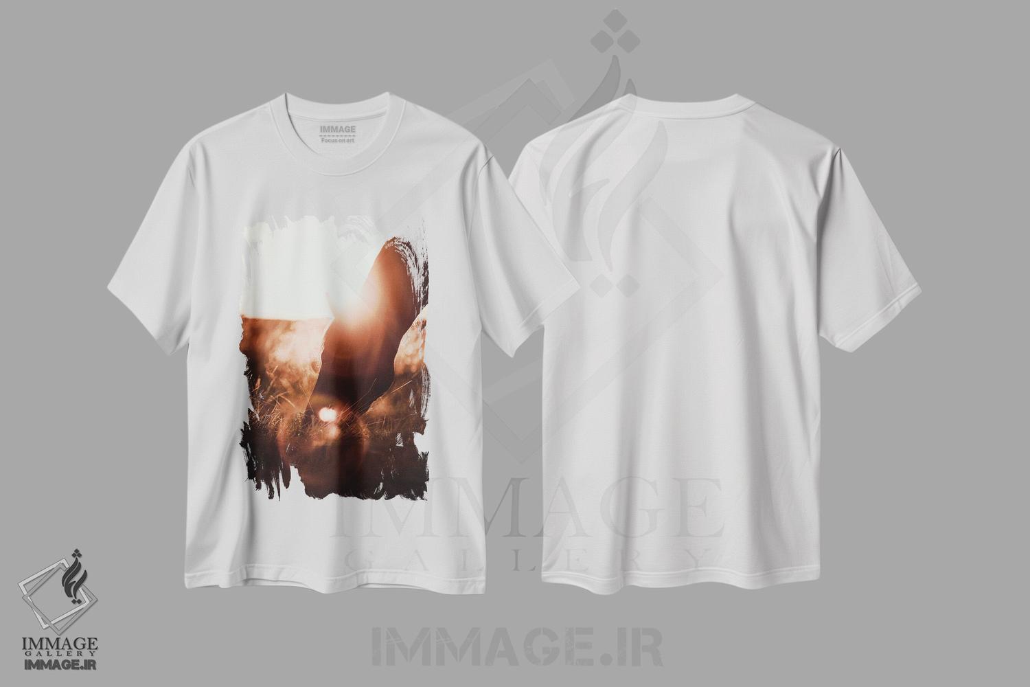 تیشرت طرح دار سفر خیال گونه در روستا، هنر فاخر اثر آنا آرشینگر | فروشگاه ایماژ