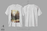 تیشرت طرح دار جهان، دکور کلبه و لژ اثر آن بیلی | فروشگاه ایماژ