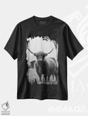 تیشرت طرح دار گاو کوهستانی سیاه و سفید III، عکاسی سیاه و سفید اثر هنر آنیتا و بلا | immage.ir