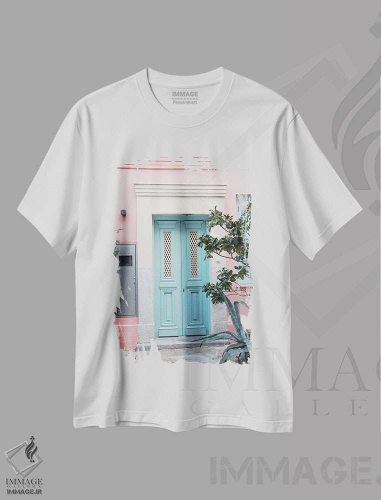 تیشرت طرح دار خانهٔ صورتی در آتن I، تزئینی اثر هنر آنیتا و بلا | immage.ir
