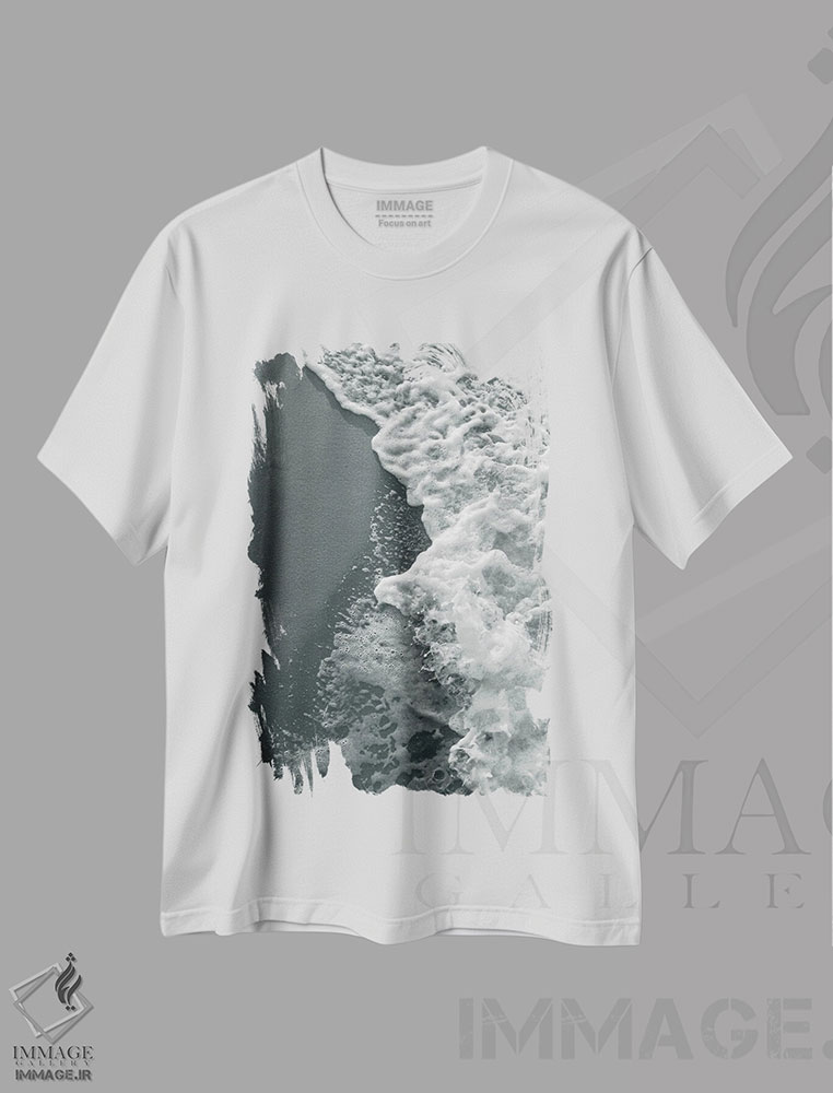 تیشرت طرح دار زیبایی اقیانوس نقره ای خاکستری I، دکور ساحلی اثر هنر آنیتا و بلا | فروشگاه ایماژ