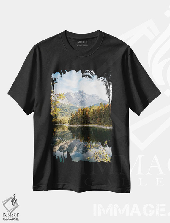 تیشرت طرح دار سعادت دریاچه کوهستانی یک، دکور کلبه و لژ اثر هنر آنیتا و بلا | immage.ir