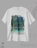 تیشرت طرح دار بازتاب درختان در دریاچه دوم، دکور کلبه و لژ اثر هنر آنیتا و بلا | فروشگاه ایماژ
