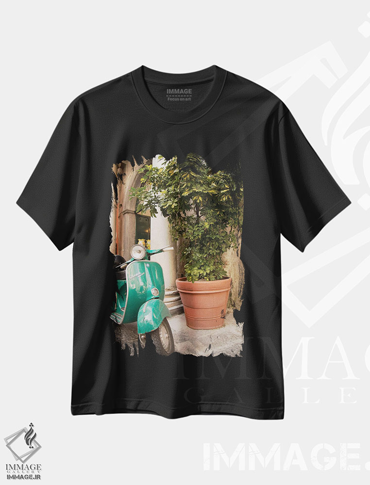 تیشرت طرح دار اسکوتر رترو در آمالفی یک، مدیوم اثر هنر آنیتا و بلا | فروشگاه ایماژ
