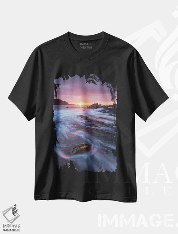 تیشرت طرح دار چشم انداز دریایی هنگام غروب، مدیوم اثر آدام برتون | immage.ir