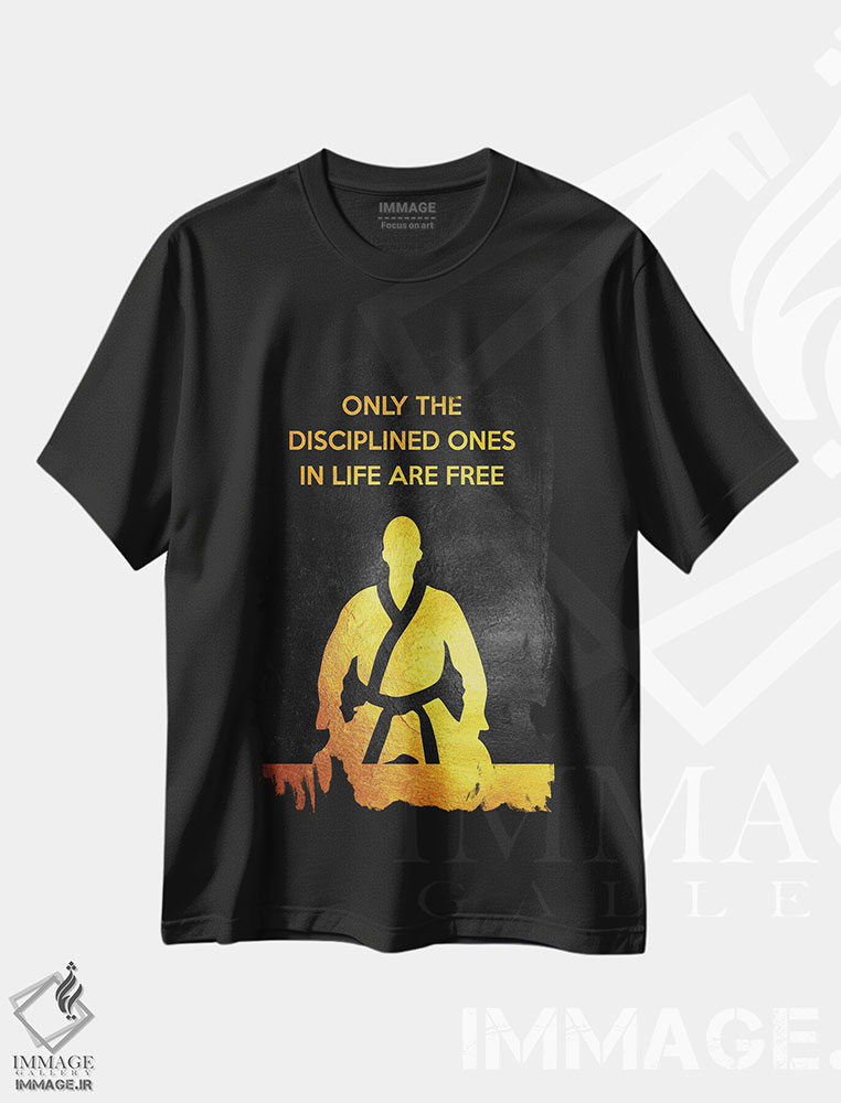تیشرت طرح دار انضباط آزادی است، تزئینی اثر آدریان بالدُوینو | immage.ir