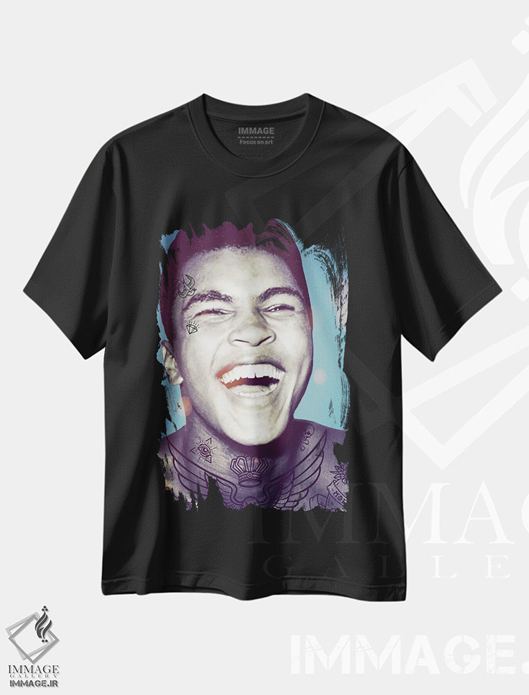 تیشرت طرح دار علی تتو شده، هنر آمریکایی آفریقایی تبار اثر اندرو ام بارلو | فروشگاه ایماژ