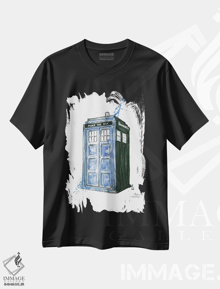 تیشرت طرح دار تاردیس، دست نقاشی و طراحی دستی اثر آدام مایکلز | فروشگاه ایماژ