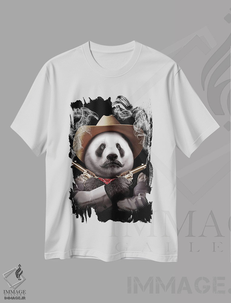 تیشرت طرح دار پاندا با تفنگ ضربدری، تزئینی اثر آدام لاولس | immage.ir