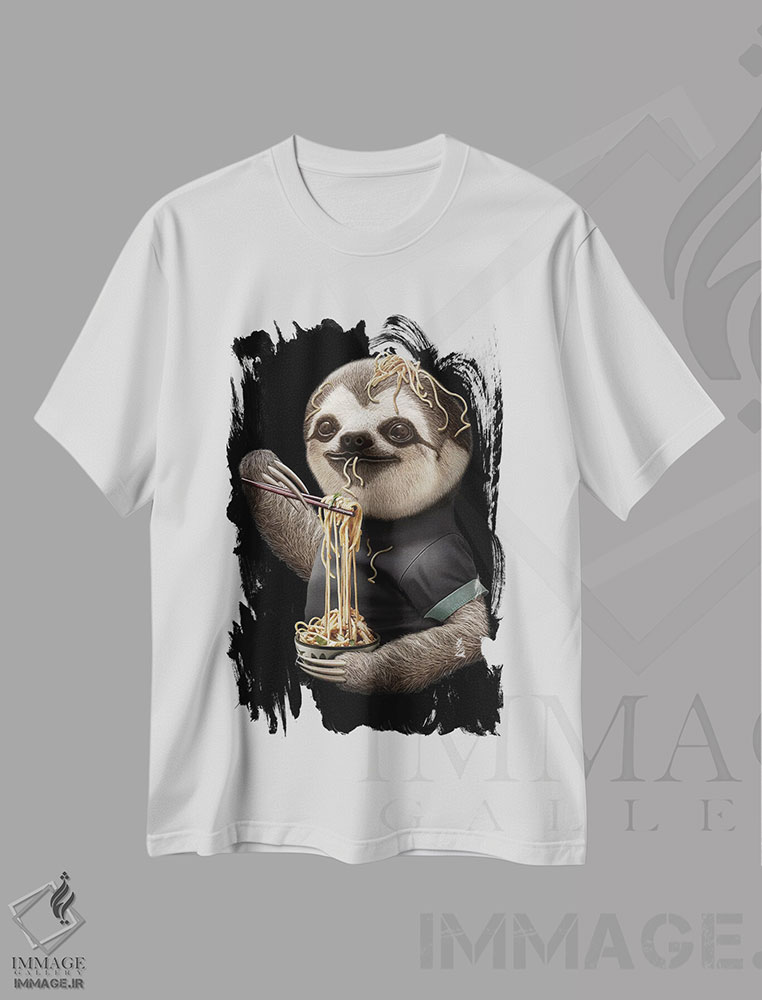 تیشرت طرح دار تنبل در حال خوردن نودل، تزئینی اثر آدام لاولس | immage.ir