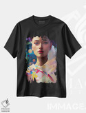 تیشرت طرح دار زنی که کاندینسکی به او افتخار می کند ۲، هنر دیجیتال اثر آلساندرو دلا توره | فروشگاه ایماژ