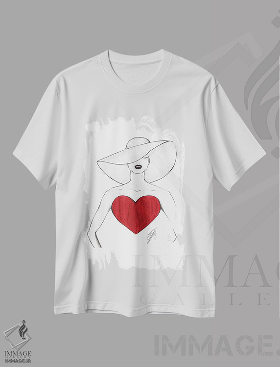تیشرت طرح دار زن قلبی با کلاه، دست نقاشی و طراحی دستی اثر آلساندرو دلا توره | immage.ir