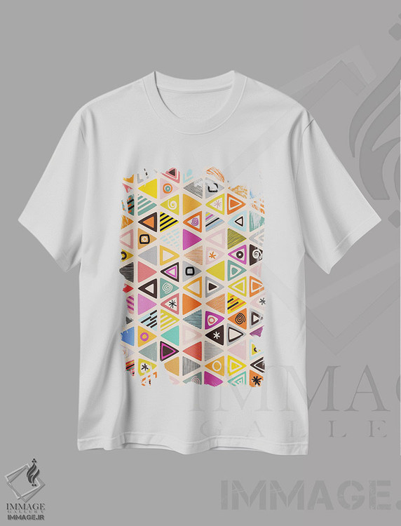تیشرت طرح دار مثلث های رنگارنگ، آبستره اثر آنجِل استوز | immage.ir