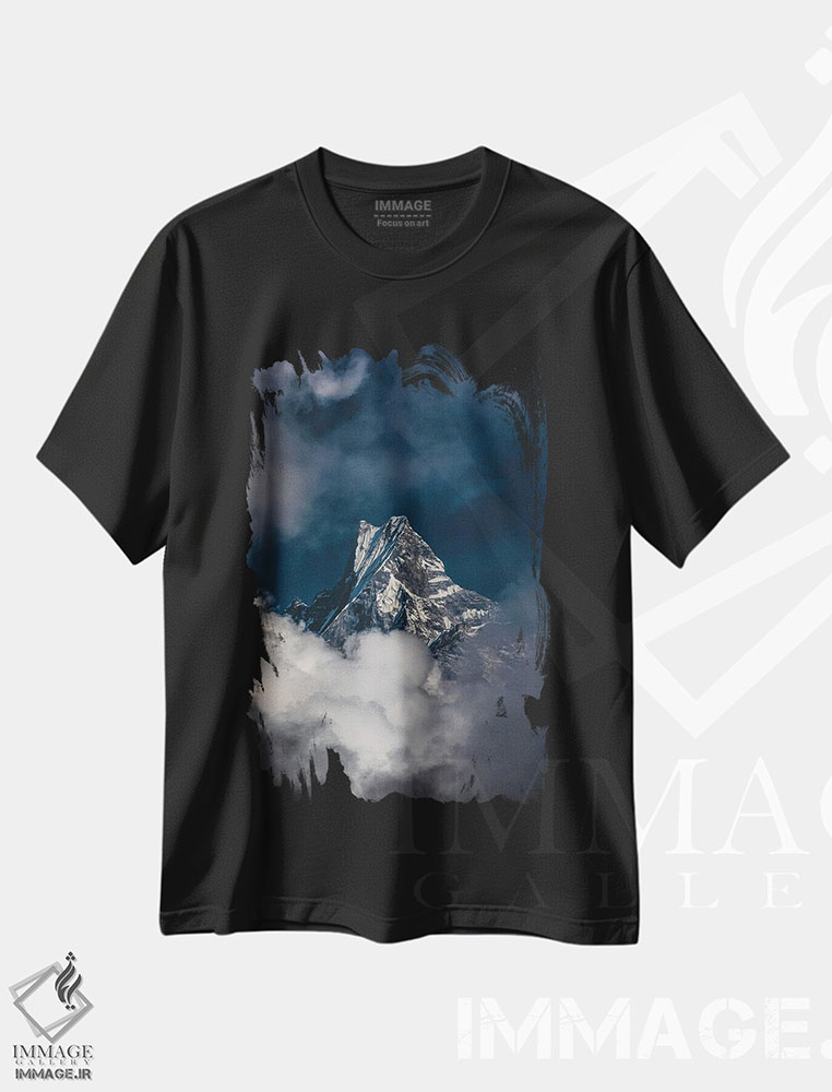 تیشرت طرح دار اورست در میان ابرهای هیمالیا نپال، مدیوم اثر الکس جی پرز | فروشگاه ایماژ