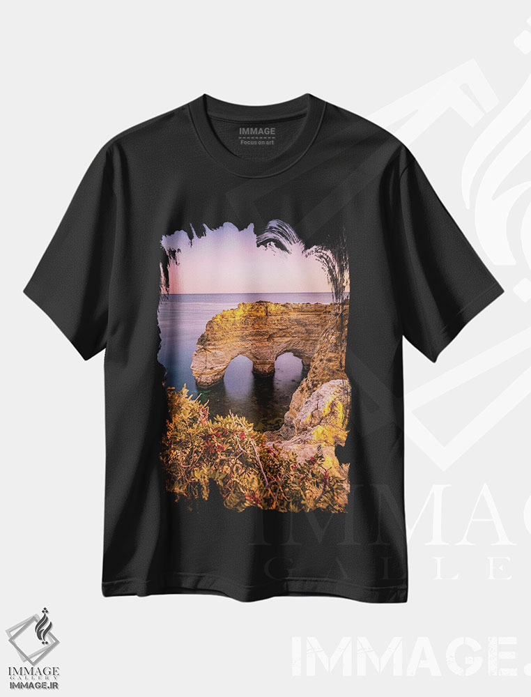 تیشرت طرح دار صخره قلبی شکل ساحل بنگیل پرتغال، مدیوم اثر الکس جی پرز | فروشگاه ایماژ