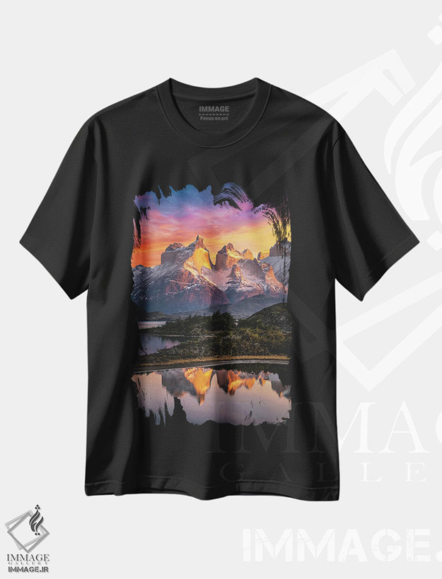 تیشرت طرح دار غروب تماشایی کوهستانی توریس دل پاین، پاتاگونیا، شیلی، مدیوم اثر الکس جی پرز | فروشگاه ایماژ