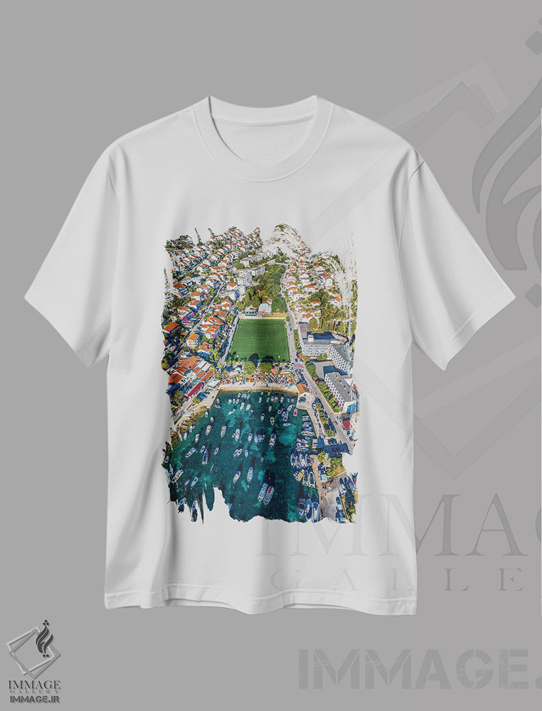 تیشرت طرح دار زمین فوتبال شهر کوچک هوار، کرواسی، مدیوم اثر الکس جی پرز | immage.ir