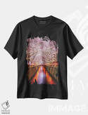 تیشرت طرح دار رودخانه با شکوفه های گیلاس ژاپن III، مدیوم اثر الکس جی پرز | فروشگاه ایماژ
