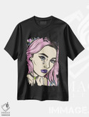تیشرت طرح دار دختر غمگین با استایل گرانج صورتی، هنر فاخر معاصر اثر آلیسون گاتچل | فروشگاه ایماژ