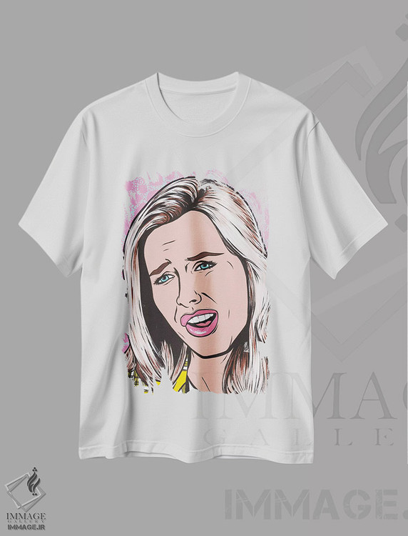 تیشرت طرح دار به قول چِر: "که چی!"، هنر فاخر معاصر اثر آلیسون گاتچل | immage.ir