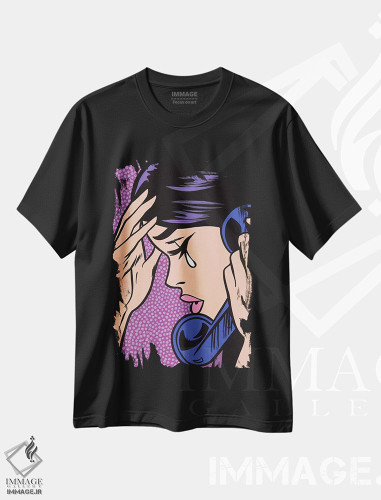 تیشرت طرح دار دختر کمیک گریان با تلفن، هنر فاخر معاصر اثر آلیسون گاتچل | فروشگاه ایماژ