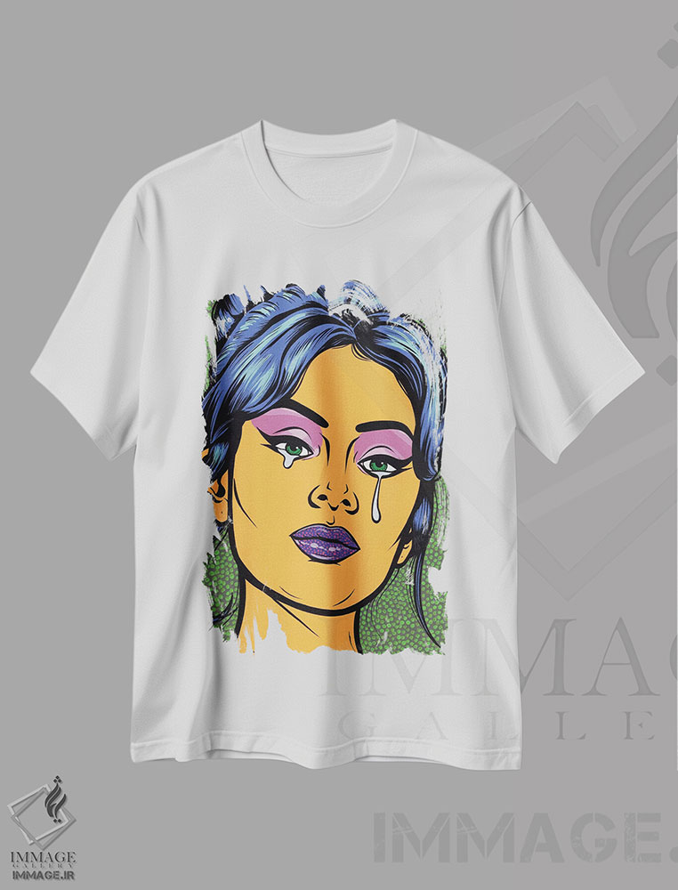 تیشرت طرح دار دختر کمیک گریان با موهای کندوی آبی، هنر فاخر معاصر اثر آلیسون گاتچل | immage.ir