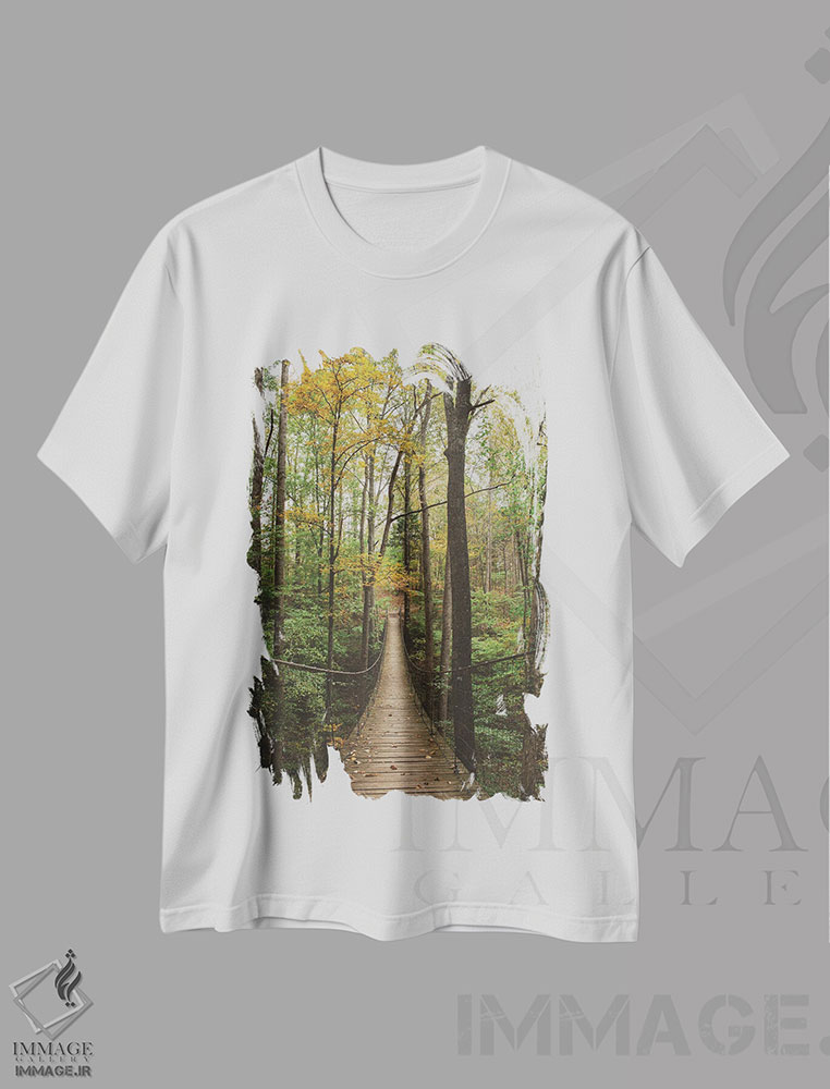 تیشرت طرح دار قدم زدن در جنگل در پاییز، مدیوم اثر آن هادک | immage.ir