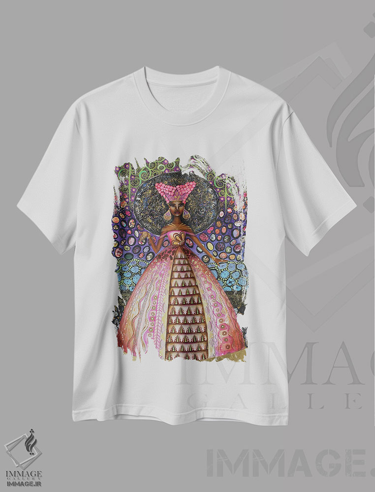 تیشرت طرح دار قدم زنی با هاتور در معبد دندرا، هنر آمریکایی آفریقایی تبار اثر اشلی جوی | immage.ir
