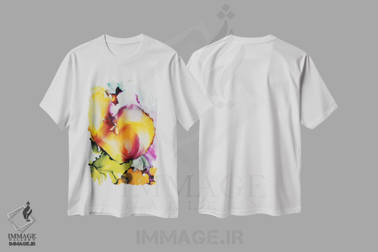 تیشرت طرح دار جزئیات بُعد دیگر یکم اثر جولی احمد | immage.ir