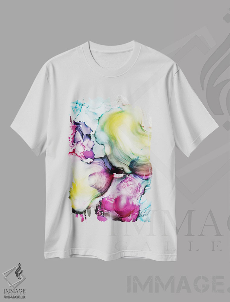 تیشرت طرح دار جزئیات بُعد دیگر سوم اثر جولی احمد | immage.ir