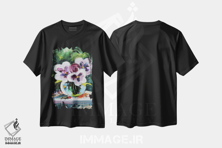 تیشرت طرح دار بنفشه ها در گلدان شیشه ای، دکور معاصر اثر الکساندرا جاگودا | فروشگاه ایماژ