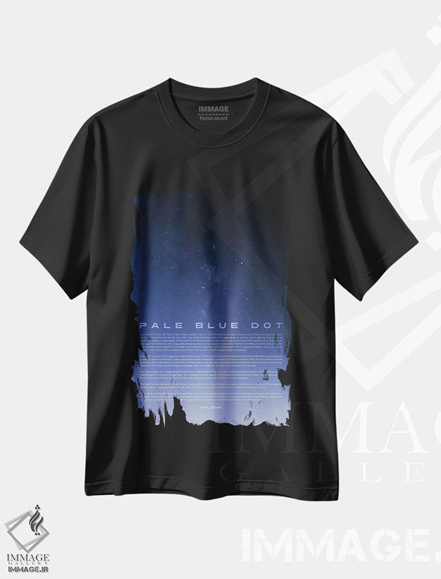 تیشرت طرح دار نقطهٔ آبی کم رنگ ۲، هنر دیجیتال اثر نیکیتا آباکوموف | فروشگاه ایماژ