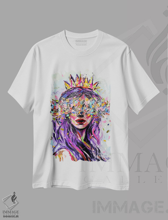 تیشرت طرح دار ملکه، مدیوم اثر آلیاکساندرا تسسارسکایا | immage.ir