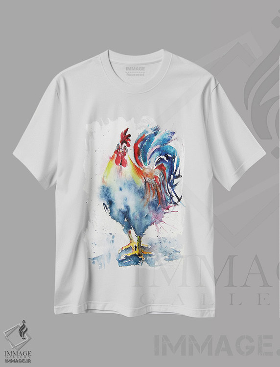 تیشرت طرح دار خروس در حیاط ۴، هنر فاخر معاصر اثر آنا بریجیتا کوواچ | immage.ir