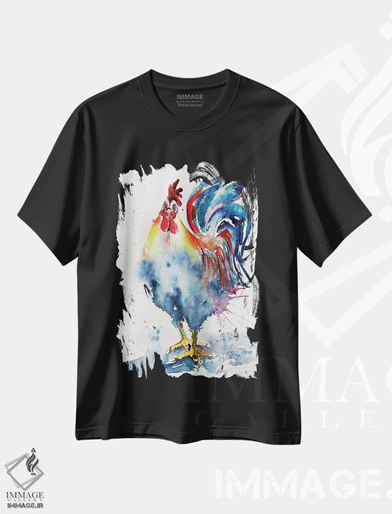 تیشرت طرح دار خروس در حیاط ۴، هنر فاخر معاصر اثر آنا بریجیتا کوواچ | فروشگاه ایماژ