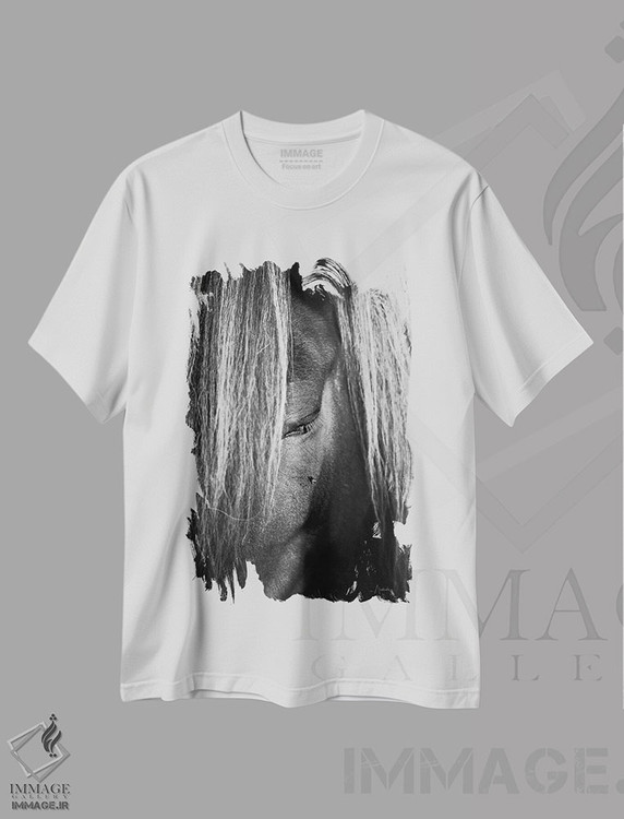 تیشرت طرح دار خجالتی، هنر تزئینی سیاه و سفید اثر الدندا | immage.ir